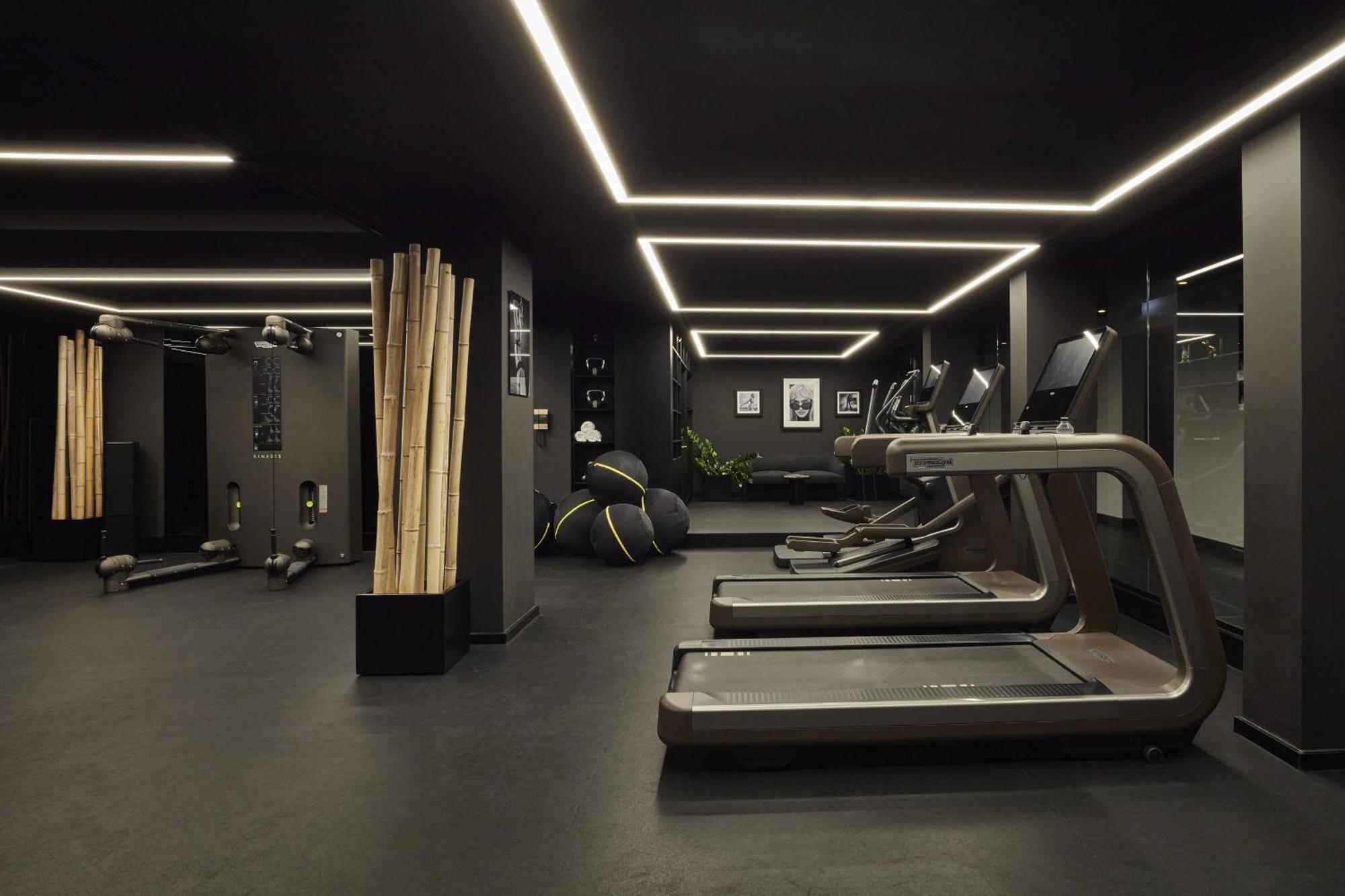 รูมเมอร์ส มิวนิค ออโตกราฟ คอลเลคชั่น Hotel มิวนิก ภายนอก รูปภาพ The gym at The Standard East Village