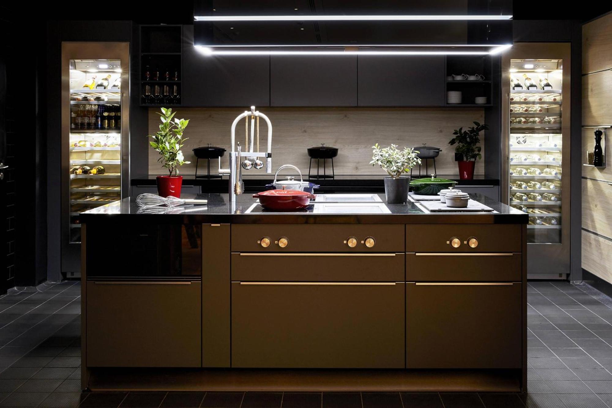 รูมเมอร์ส มิวนิค ออโตกราฟ คอลเลคชั่น Hotel มิวนิก ภายนอก รูปภาพ A kitchen with a built-in refrigerator