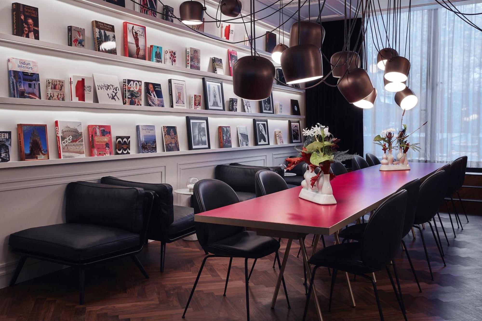 รูมเมอร์ส มิวนิค ออโตกราฟ คอลเลคชั่น Hotel มิวนิก ภายนอก รูปภาพ Library at the Hotel