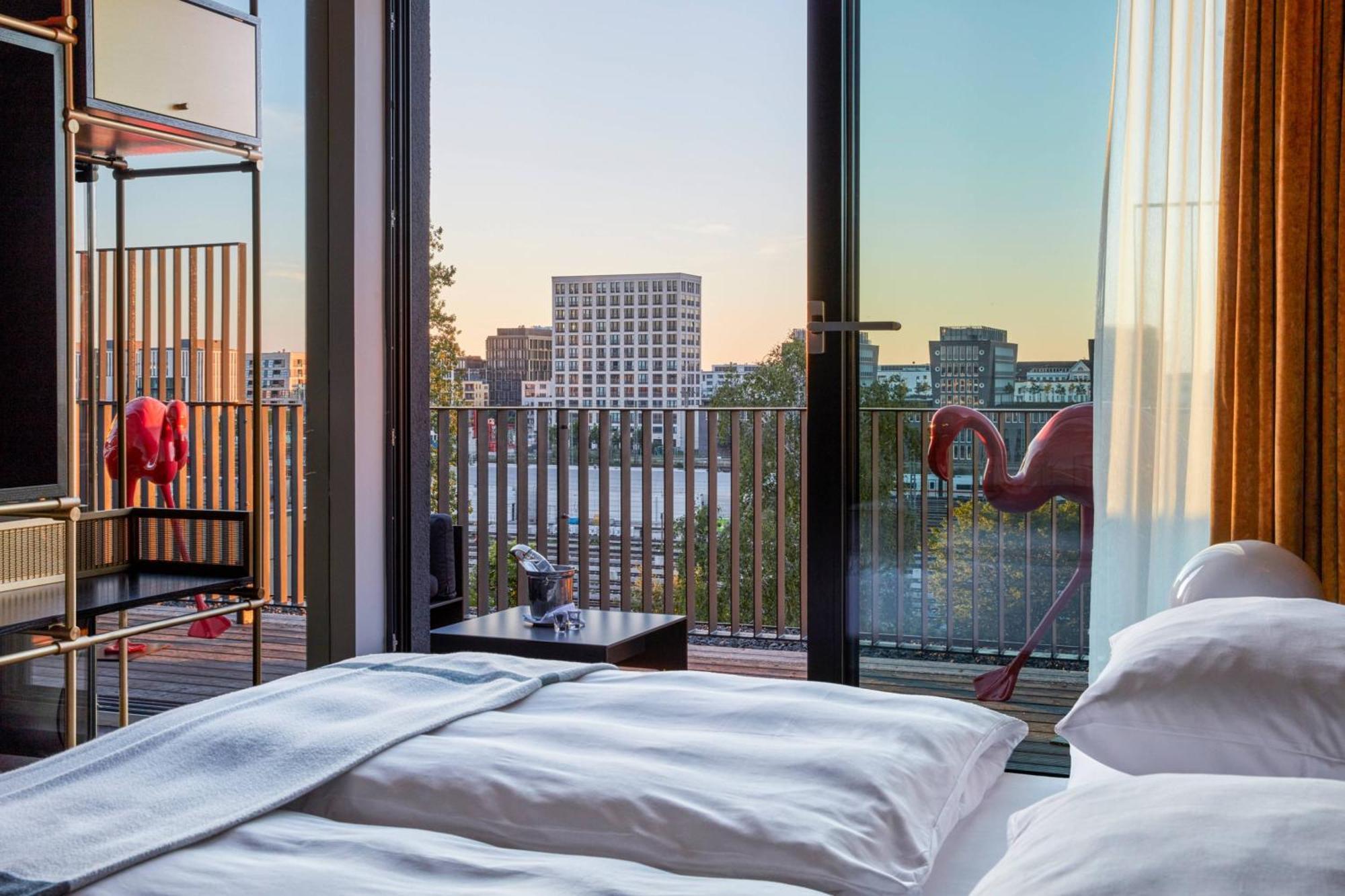 รูมเมอร์ส มิวนิค ออโตกราฟ คอลเลคชั่น Hotel มิวนิก ภายนอก รูปภาพ A room at the Standard London